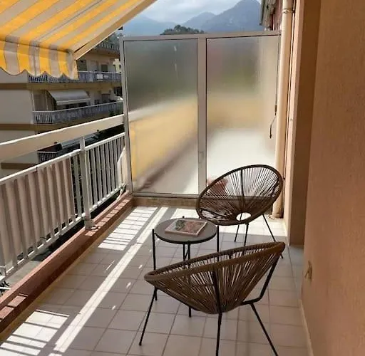 Karma - Parking & Terrace * Μεντόν