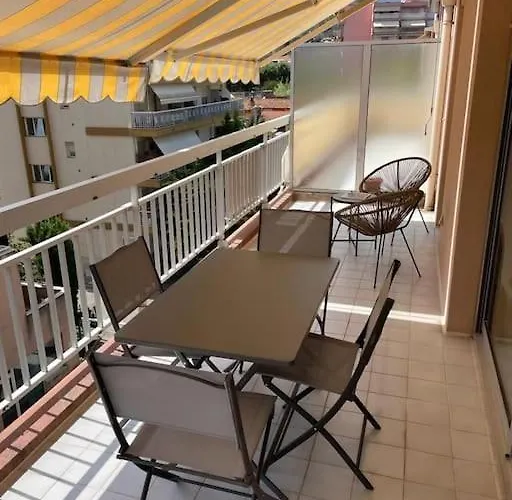 Διαμέρισμα Karma - Parking & Terrace Μεντόν